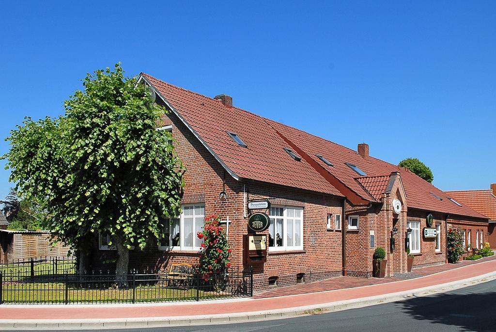 Pension Burggaststatte Heyken Neuharlingersiel Exterior photo